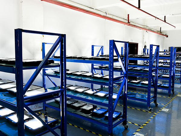 老化車間-路比亮