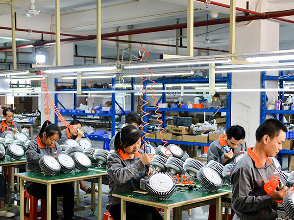 裝配車間-路比亮