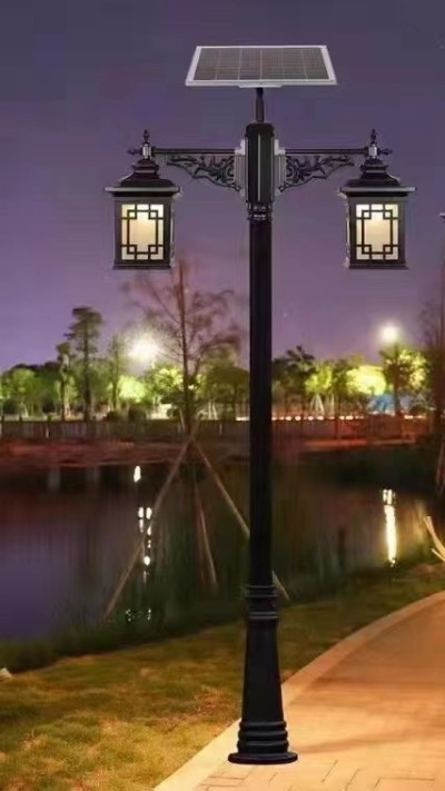 太陽(yáng)能雙頭庭院燈