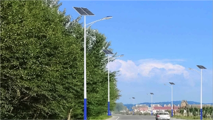 影響六米太陽能路燈價(jià)格的因素是什么？