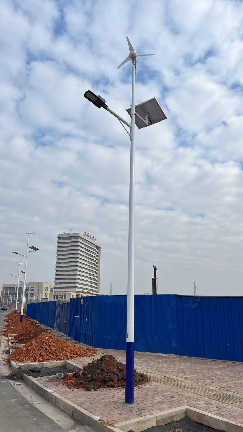 一體化太陽(yáng)能路燈批發(fā)價(jià)