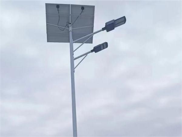 雙頭太陽能路燈有哪些優(yōu)勢？