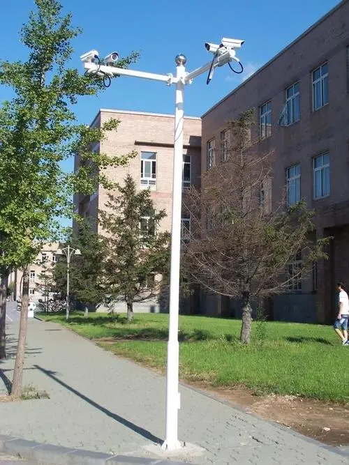 LED監(jiān)控立桿