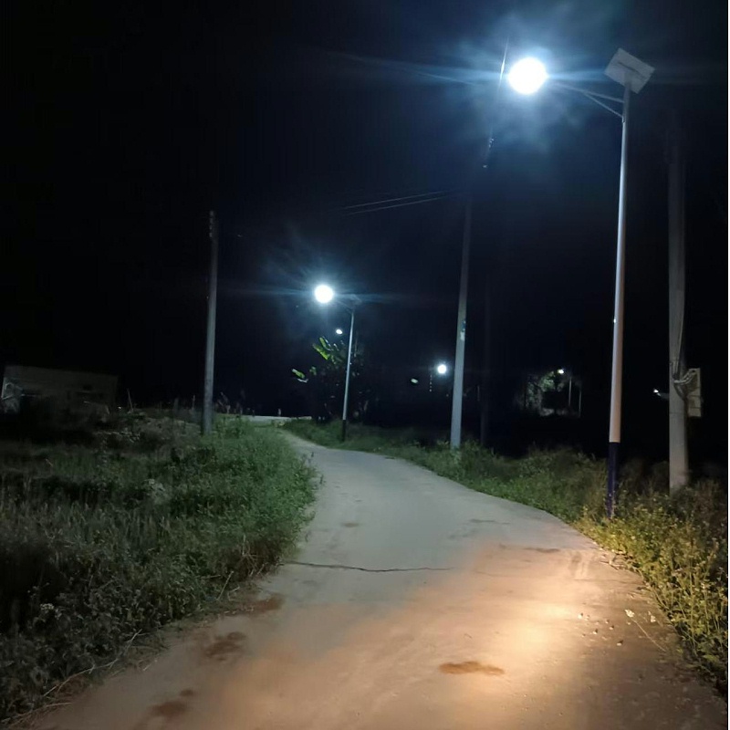 6米太陽(yáng)能路燈