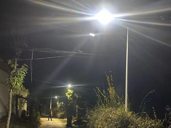 河南農(nóng)村太陽能路燈工程案例