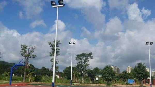 如何挑選球場(chǎng)燈？