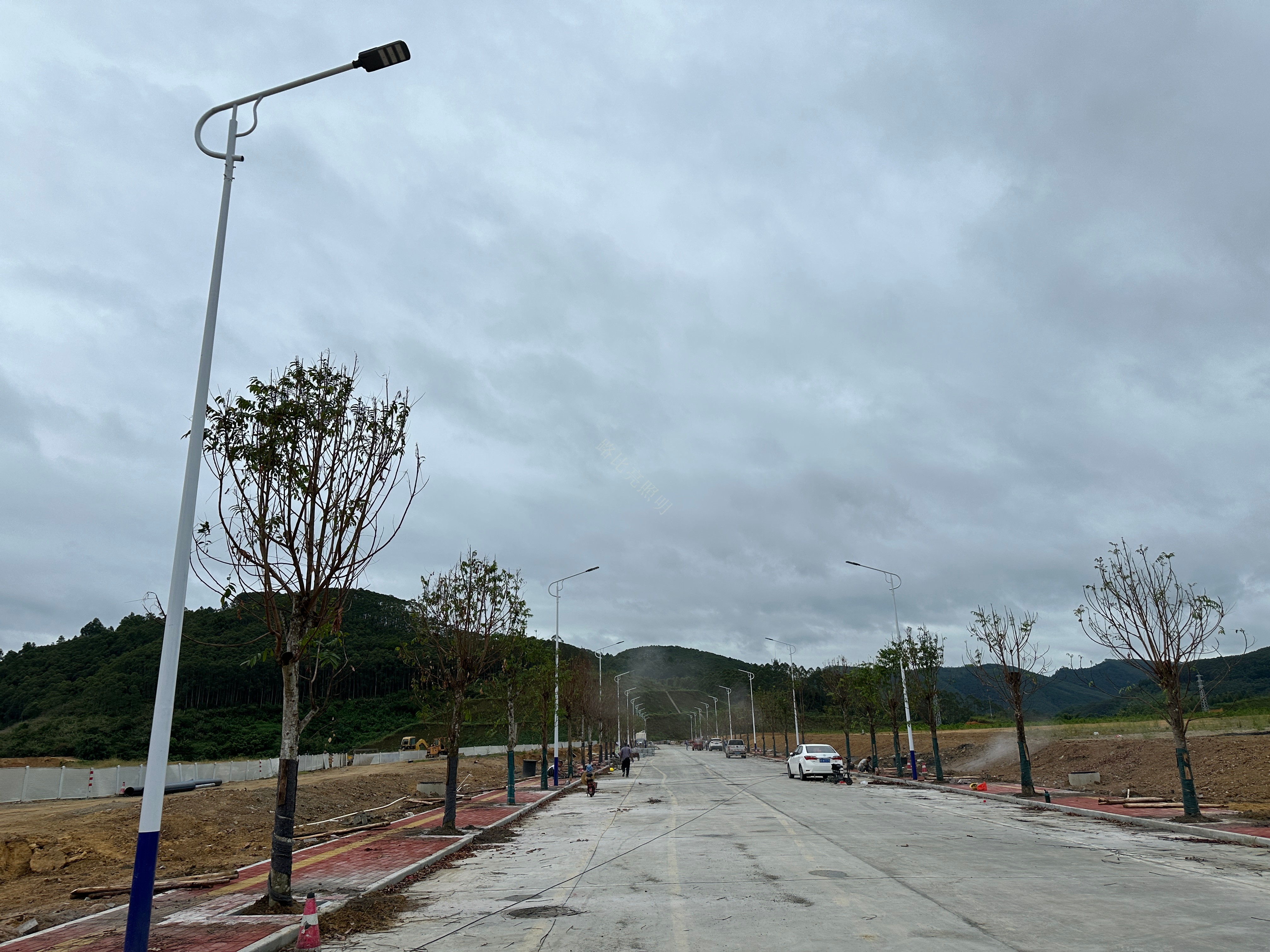 廣東省云浮市8米LED市電路燈工程案例